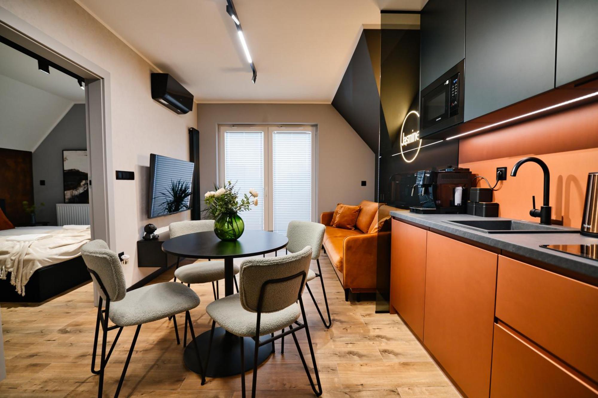 Aparthotel Jasmine By Housine à Zator Extérieur photo