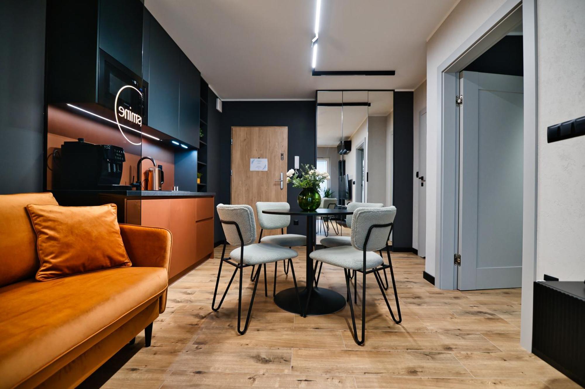 Aparthotel Jasmine By Housine à Zator Extérieur photo
