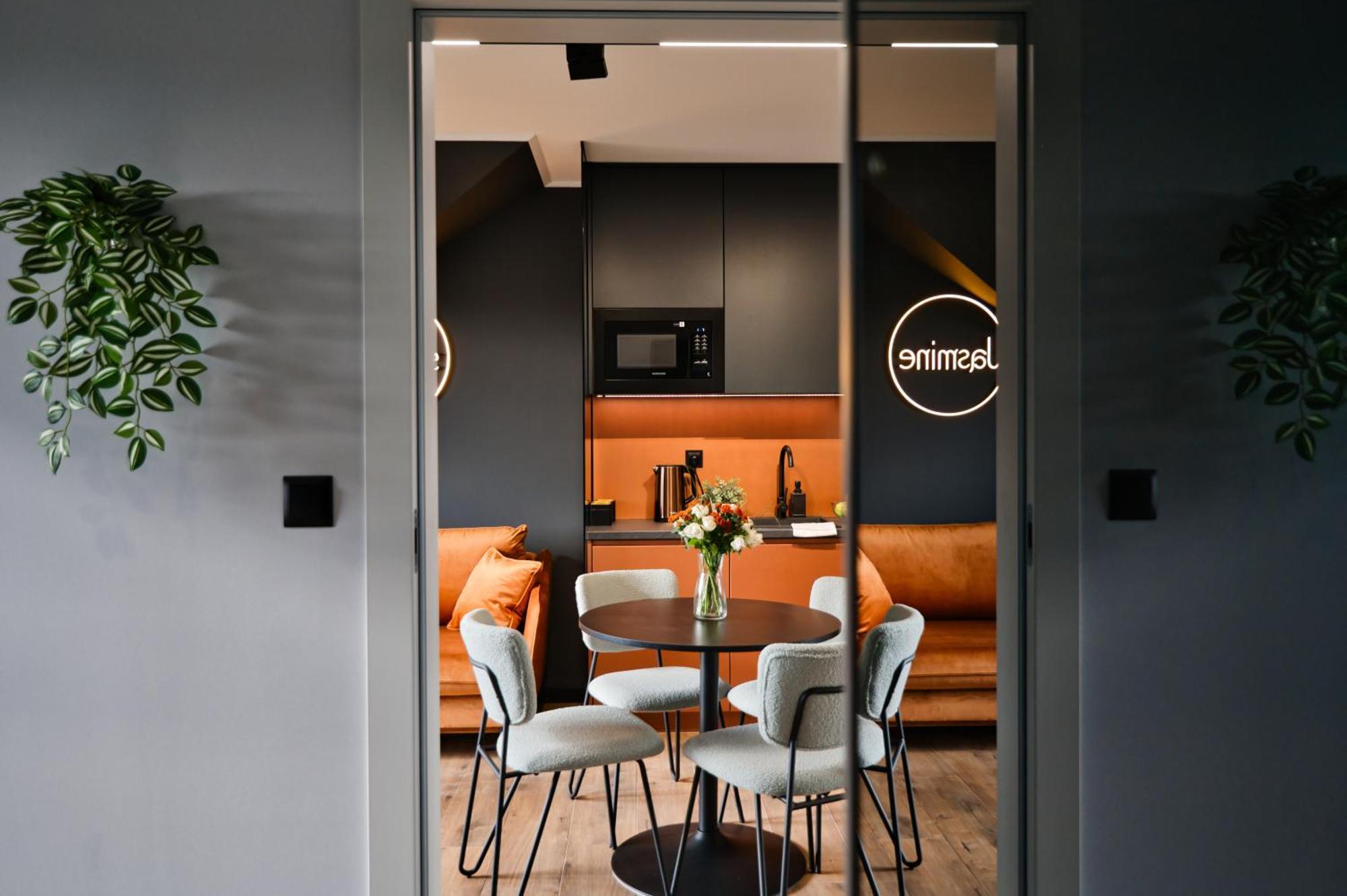 Aparthotel Jasmine By Housine à Zator Extérieur photo